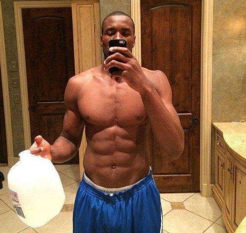 娱乐圈吃瓜健美先生是谁,揭秘健身达人背后的娱乐故事